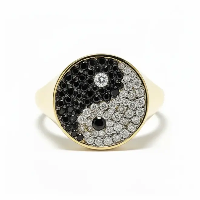 Anel Equilíbrio Noir Yin Yang em Ouro Amarelo 18k com Diamantes Brancos e Negros