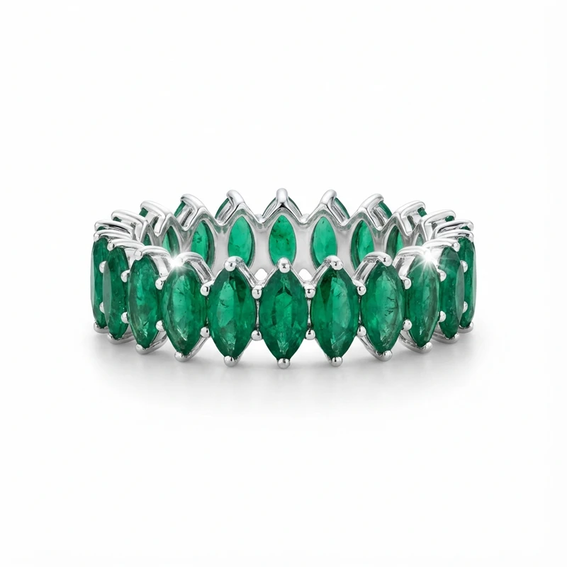 Anel Navete Folhas de Esmeraldas em Ouro Branco 18k