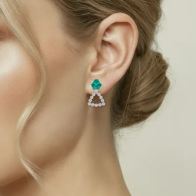 Brinco Deux Formes de Esmeralda em Ouro Branco 18k com Diamantes - Detalhe