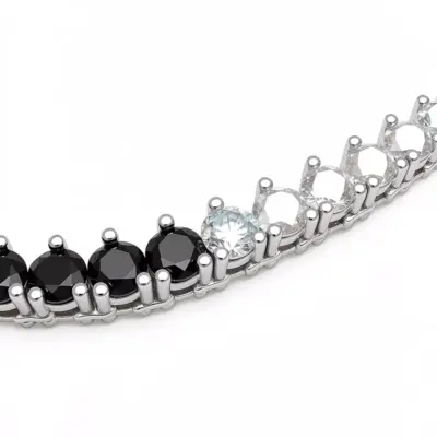 Colar Riviera Equilíbrio Noir em Ouro Branco 18k com Diamantes Brancos e Negros - Foto 3