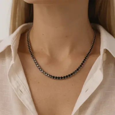 Colar Riviera Noir em Ouro Branco 18k com Diamantes Negros - Aplicada