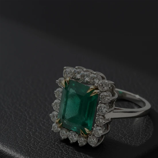 Verdetto em Esmeralda e Diamantes